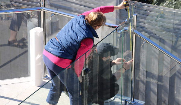 How to Choose the Right Privacy Film for Your Windows – Apply To Glass